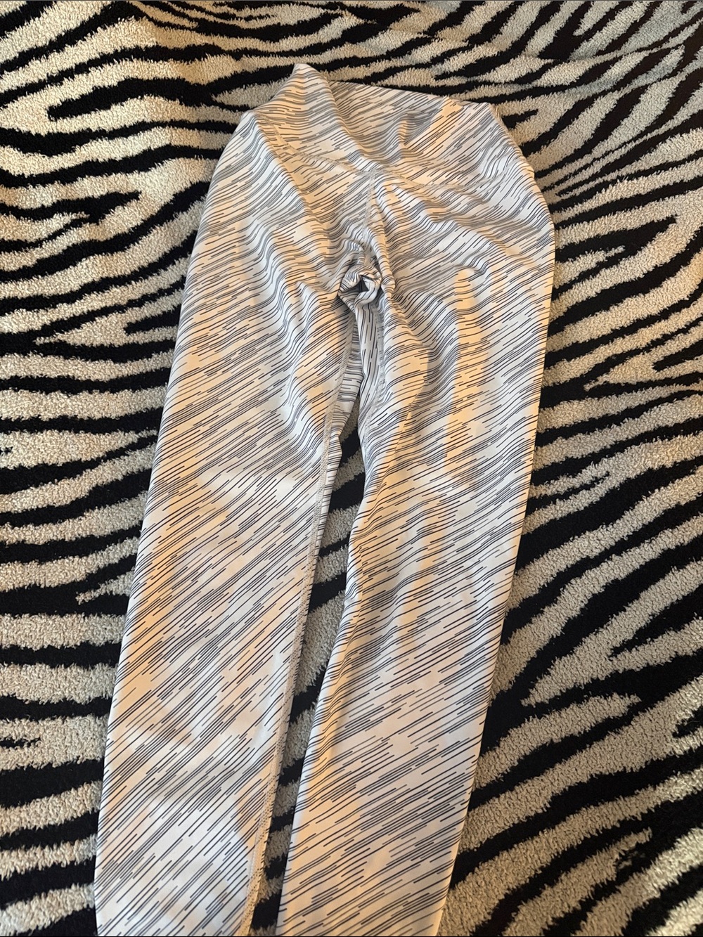 P’tula Women’s white/grey striped leggings